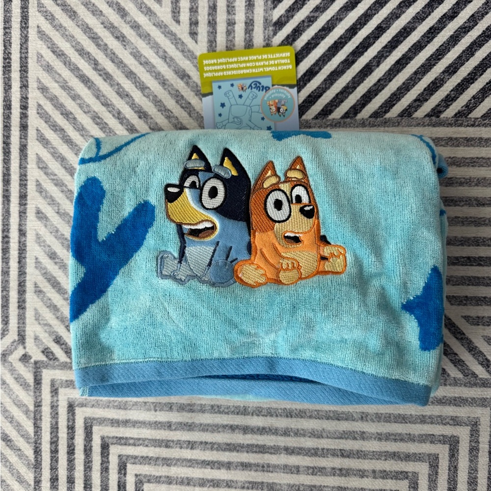 Bluey and Bingo Beach Towel 63 x 34 NWT